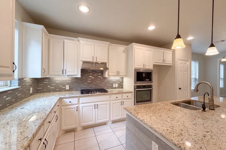 Photo 21 of 39 of 9332 Kaitlyn Ct, Lantana, TX