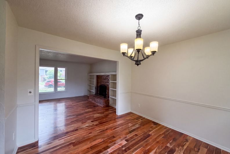 Photo 15 of 39 of 14224 S Raintree Dr, Olathe, KS