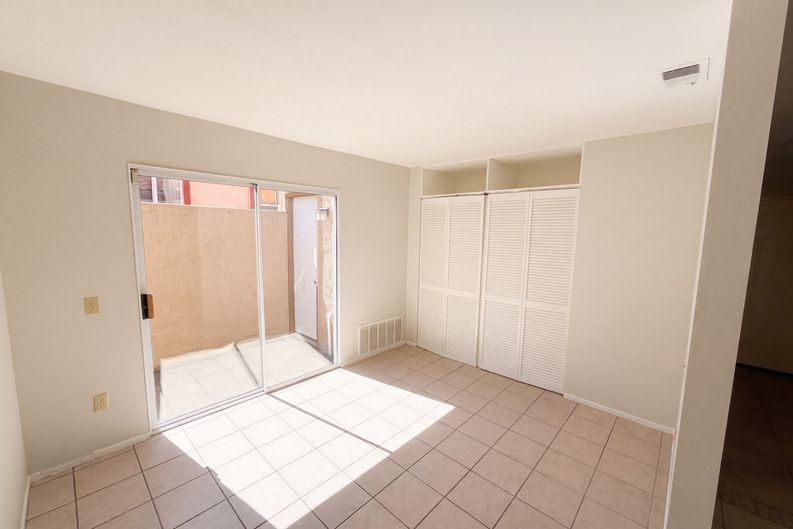 Photo 10 of 17 of 961 Verona Ave, San Jacinto, CA