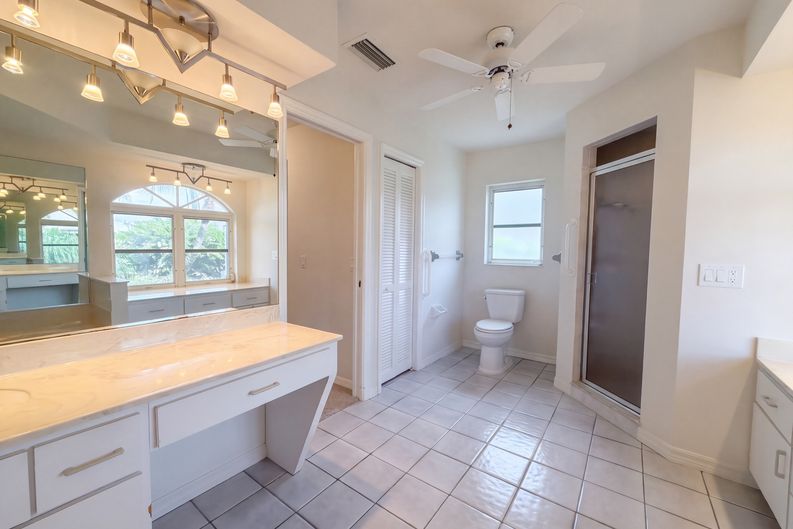 Photo 16 of 48 of 7 Bunker Rd, Rotonda West, FL