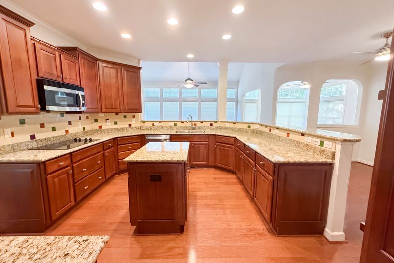 Photo 3 of 40 of 12212 Ashton Woods Ln, Raleigh, NC