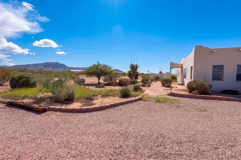 Photo 50 of 66 of 51340 W Iver Rd, Aguila, AZ