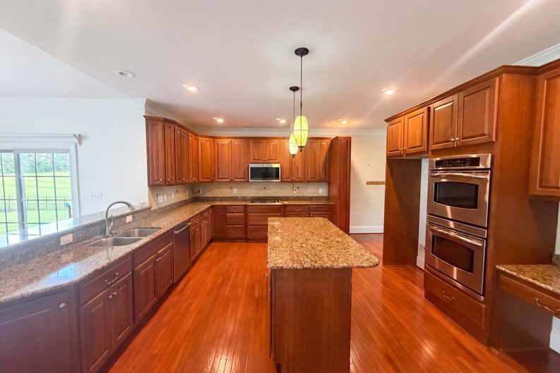 Photo 15 of 33 of 7791 Newhaven Dr, Oak Ridge, NC