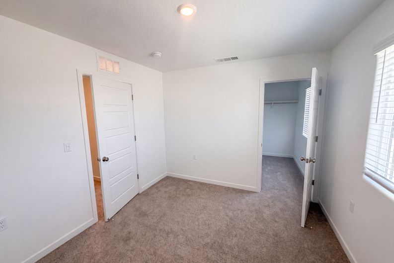 Photo 9 of 18 of 3267 Carambola Ave, Clovis, CA