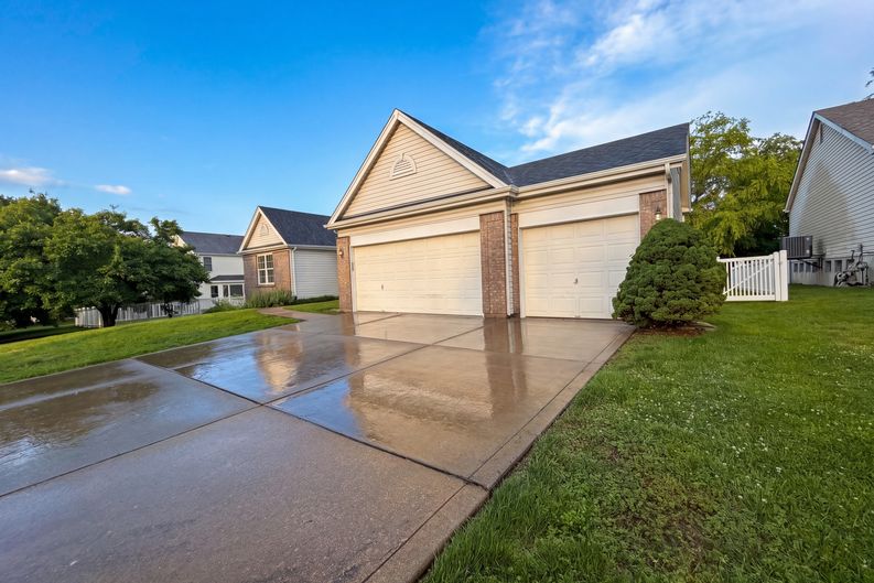 Photo 24 of 26 of 2212 Harborside Dr, DARDENNE PRAIRIE, MO