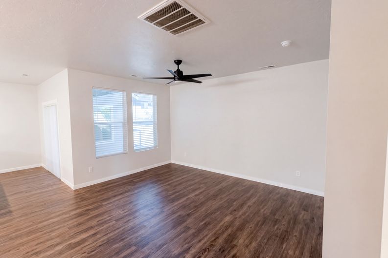 Photo 3 of 22 of 4998 W Thornapple Dr, Meridian, ID
