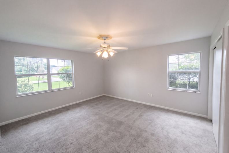 Photo 13 of 28 of 1310 SE 38th Ct, Ocala, FL
