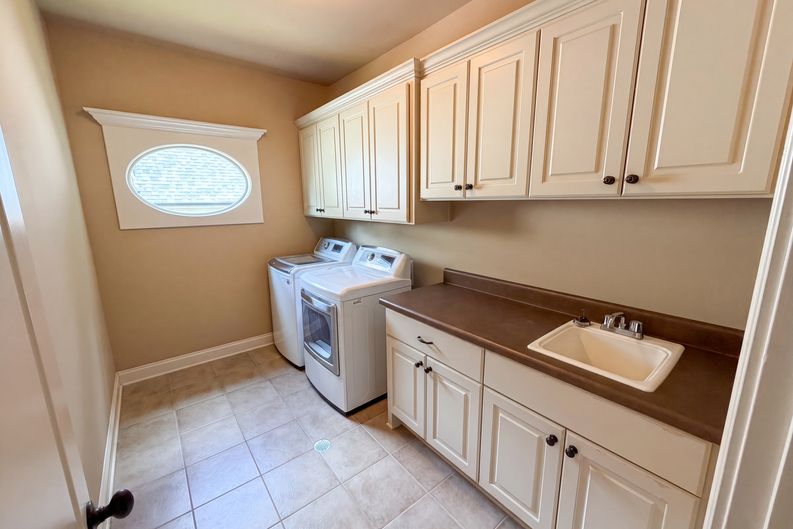 Photo 41 of 71 of 3250 Camellia Ln, Suwanee, GA