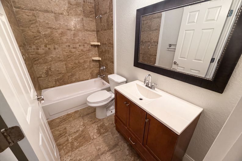 Photo 18 of 29 of 711 SE Celtic Ave, Port Saint Lucie, FL