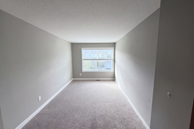 Photo 4 of 25 of 9873 5th Street Ln N, Lake Elmo, MN