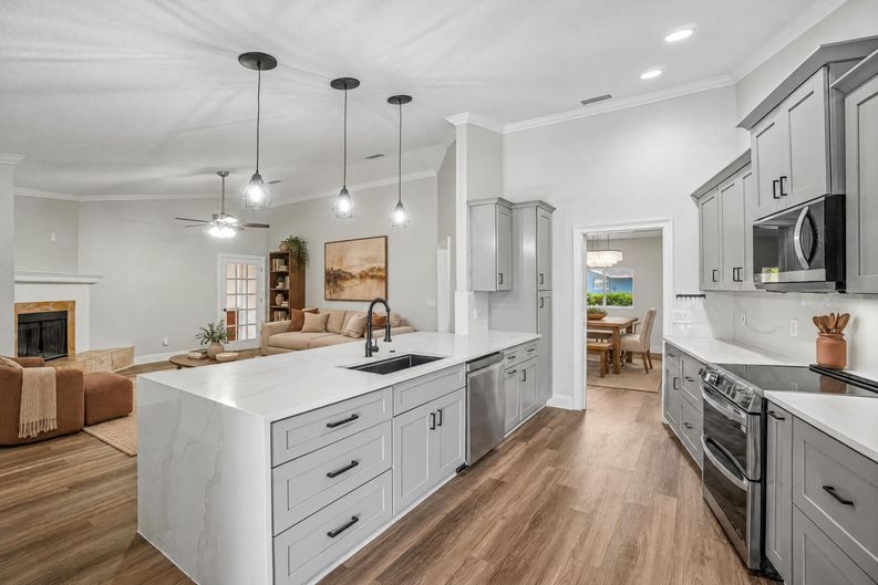 Photo 7 of 63 of 5609 Executive Dr, New Port Richey, FL