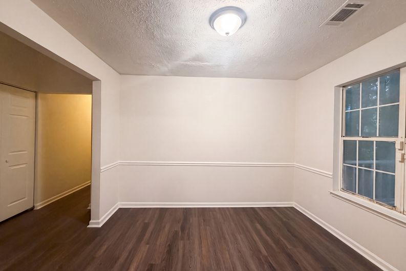 Photo 7 of 29 of 4320 Southvale Dr, Decatur, GA