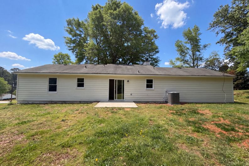 Photo 5 of 16 of 1514 Willow Gate Way, Auburn, GA
