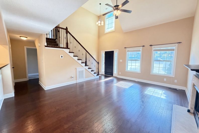 Photo 8 of 28 of 3208 Timberdale Dr, Clarksville, TN
