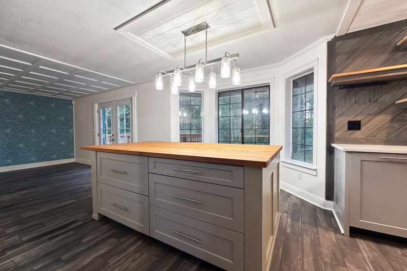 Photo 9 of 44 of 7423 Ebbert Dr SE, Port Orchard, WA
