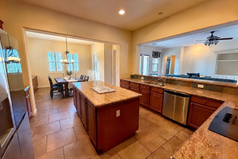 Photo 6 of 43 of 12435 W Red Hawk Dr, Peoria, AZ