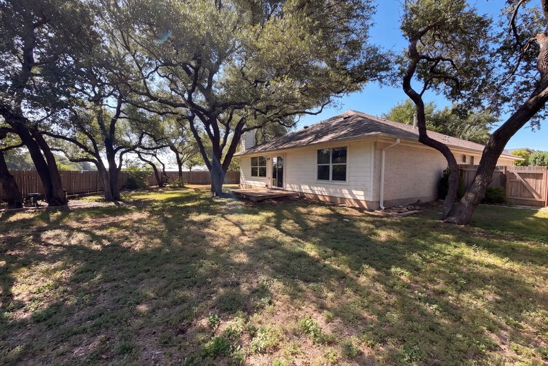 Photo 19 of 21 of 1315 Tumbling River Dr, Leander, TX