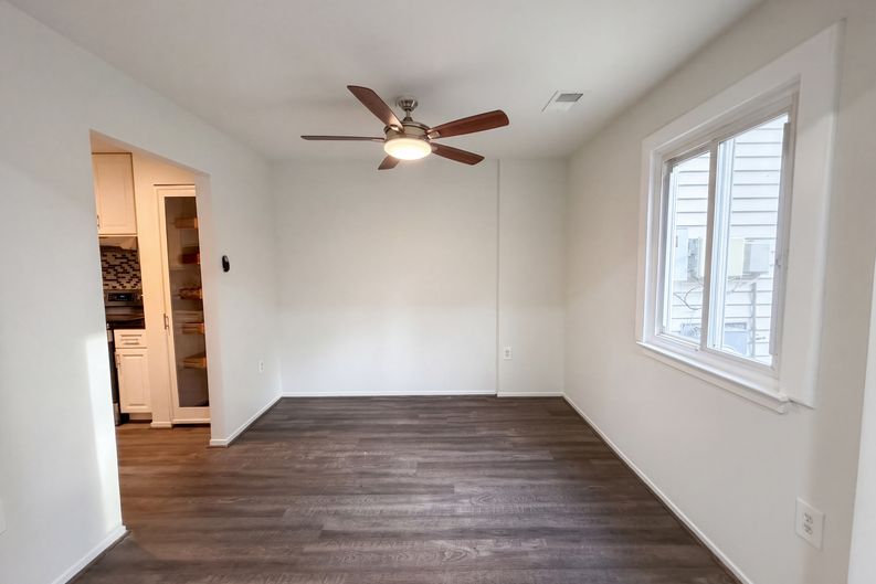 Photo 7 of 17 of 706 Kaplan Ct, Hyattsville, MD