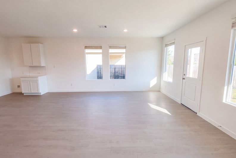 Photo 11 of 36 of 14824 Berkshire Way, San Antonio, TX