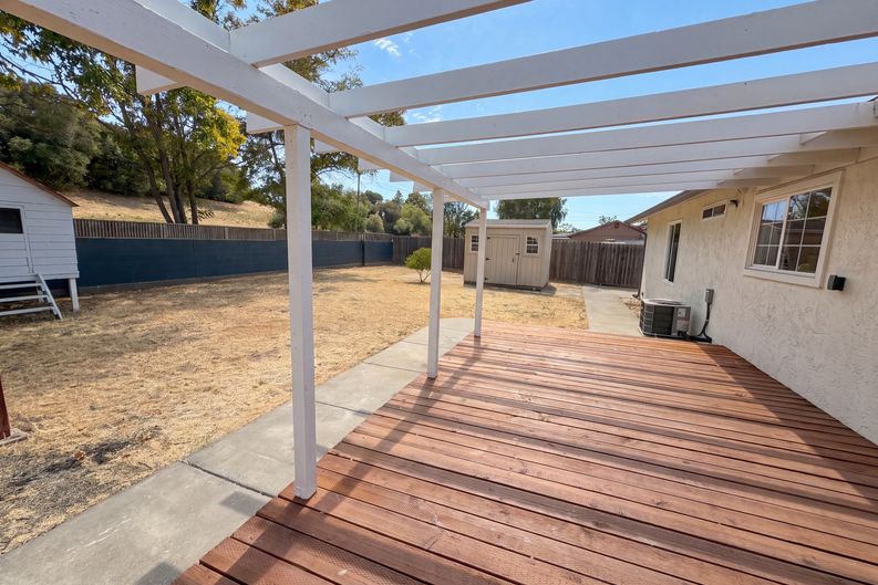 Photo 13 of 17 of 112 Aster Ct, Hercules, CA