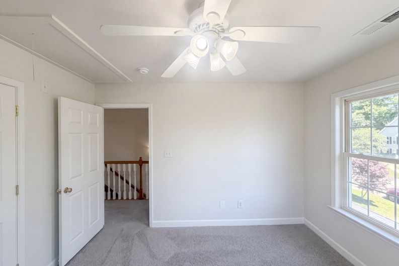 Photo 20 of 33 of 6120 Tennyson Dr, Kernersville, NC