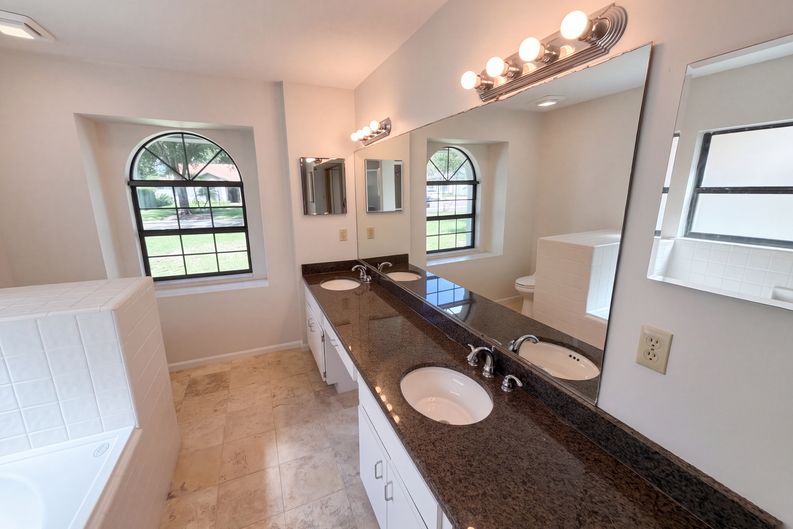 Photo 9 of 20 of 3339 Paisley Cir, Orlando, FL