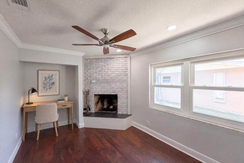 Photo 8 of 18 of 2645 Roy Hanna Dr S, Saint Petersburg, FL