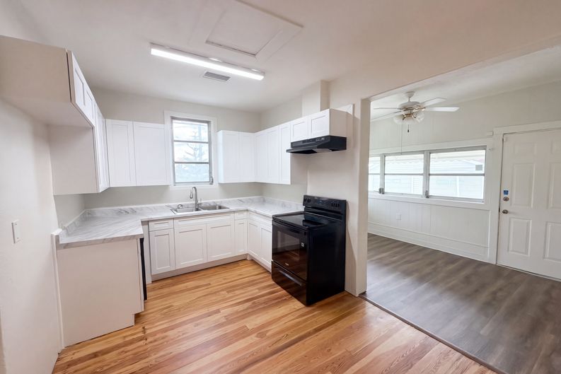 Photo 9 of 27 of 4805 Coronet Rd, Plant City, FL