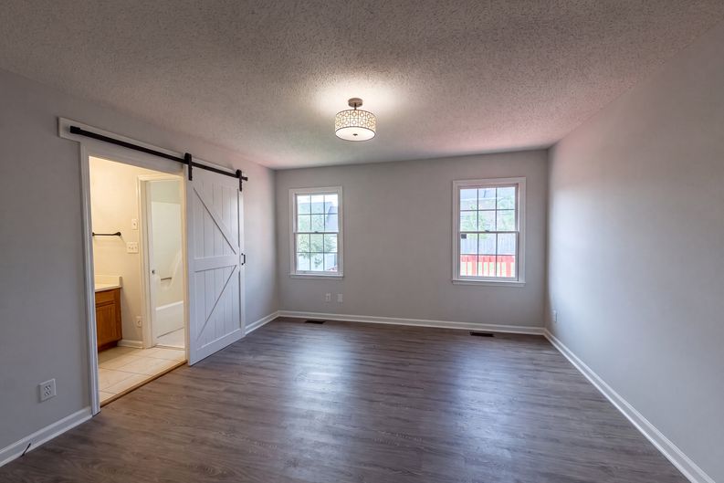 Photo 4 of 17 of 4013 Burleigh Pl, Fayetteville, NC