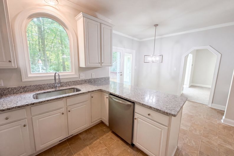Photo 7 of 18 of 624 Van Thomas Dr, Raleigh, NC
