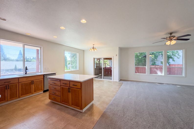 Photo 7 of 23 of 19015 SW Jessica Way, Beaverton, OR