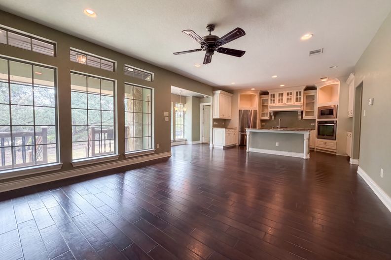 Photo 3 of 27 of 26441 White Eagle Dr, San Antonio, TX