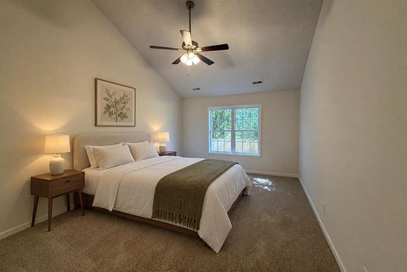 Photo 4 of 23 of 4315 Enoch Dr, Charlotte, NC