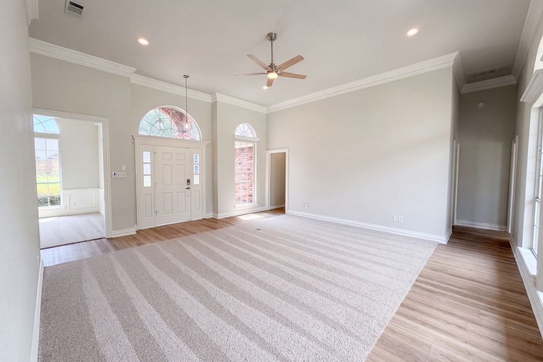Photo 12 of 32 of 1609 Brentwood Trl, Keller, TX