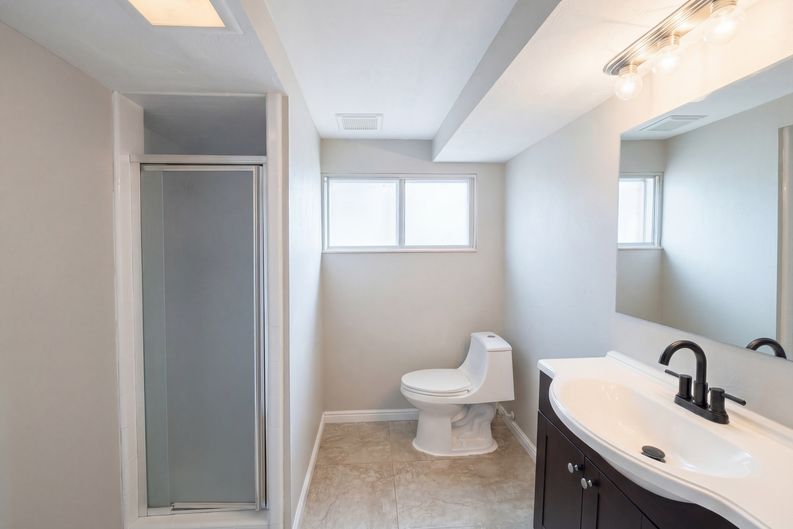 Photo 17 of 22 of 750 W Gentile St, Layton, UT