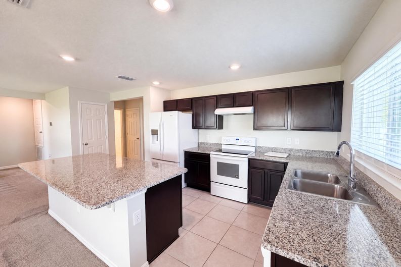 Photo 6 of 16 of 2367 Biscotto Cir, Davenport, FL