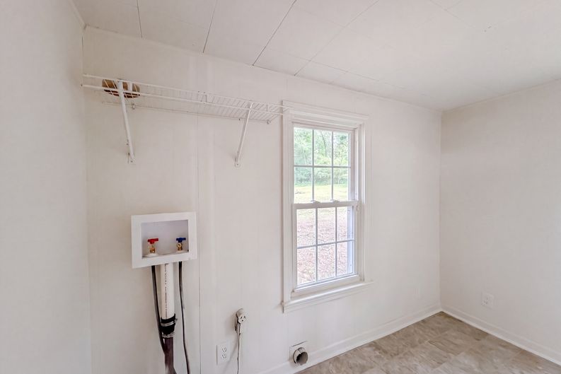 Photo 19 of 24 of 210 Pinewood Ln, Stockbridge, GA