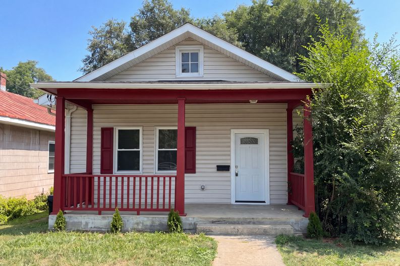 Photo 15 of 19 of 1314 S Braddock St, Winchester, VA