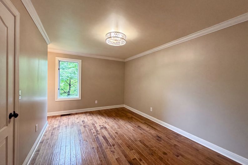 Photo 17 of 84 of 7030 Willowick Dr, Brentwood, TN