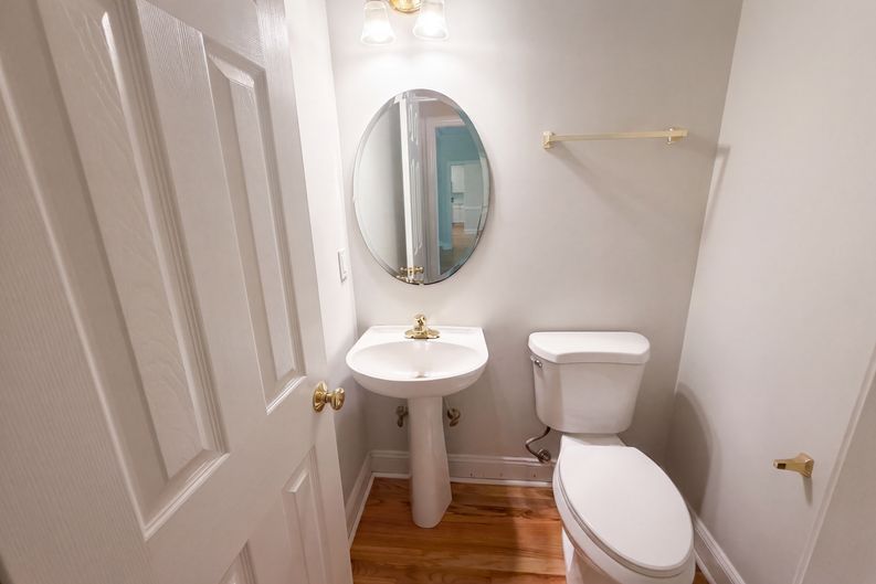 Photo 11 of 15 of 2916 Woodslope Dr, Raleigh, NC