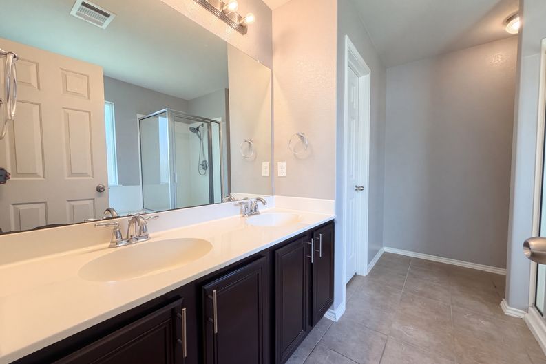 Photo 13 of 22 of 2535 Fayette Dr, New Braunfels, TX