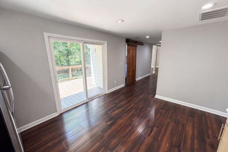 Photo 8 of 31 of 1322 Carolyn Dr, Charlotte, NC