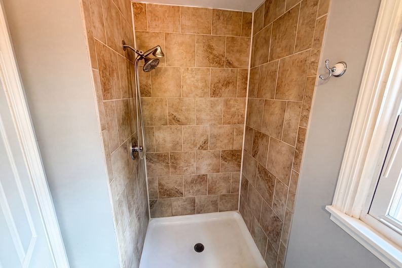 Photo 14 of 19 of 2308 E 69th St, Indianapolis, IN