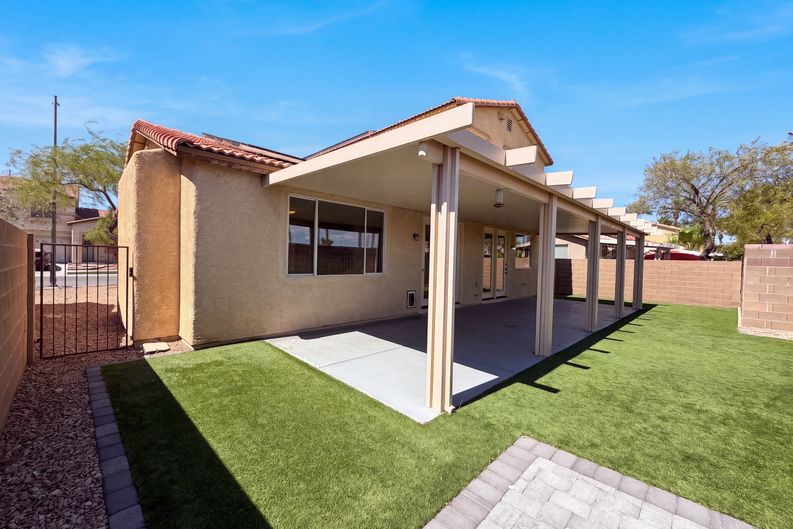 Photo 5 of 27 of 7878 Mohican Canyon St, Las Vegas, NV