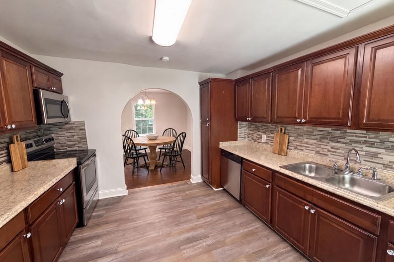 Photo 8 of 30 of 4800 Leonard Ave, Henrico, VA
