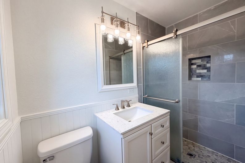 Photo 9 of 18 of 5208 Fernwood Way, Sacramento, CA