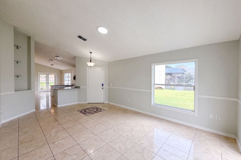 Photo 10 of 38 of 225 Southbridge Cir, Kissimmee, FL
