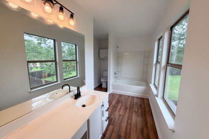 Photo 14 of 20 of 5406 S Hearsey Dr, Austin, TX