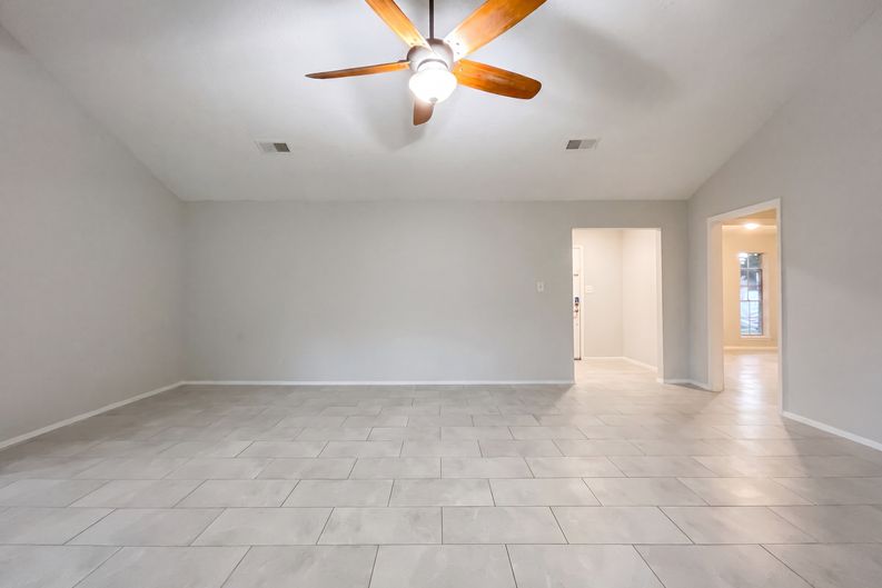 Photo 8 of 16 of 23110 Pennsgrove Rd, Spring, TX
