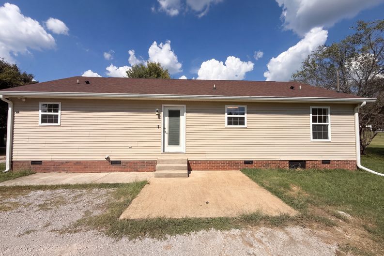 Photo 5 of 20 of 1817 Twin Caves Dr, Lewisburg, TN